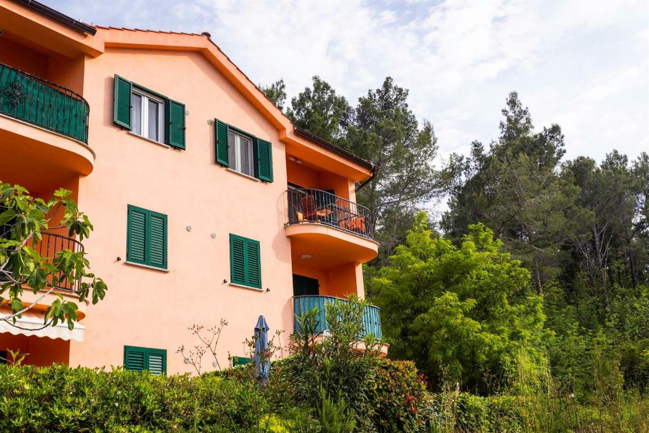 Seafront Apartment Soline With Seaview Exterior foto